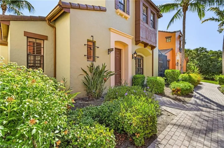 9118 Chula Vista St 12002, Naples, Florida 34113