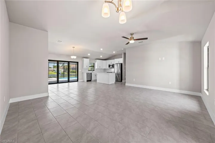 1807 Ne 2nd St, Cape Coral, Florida 33909