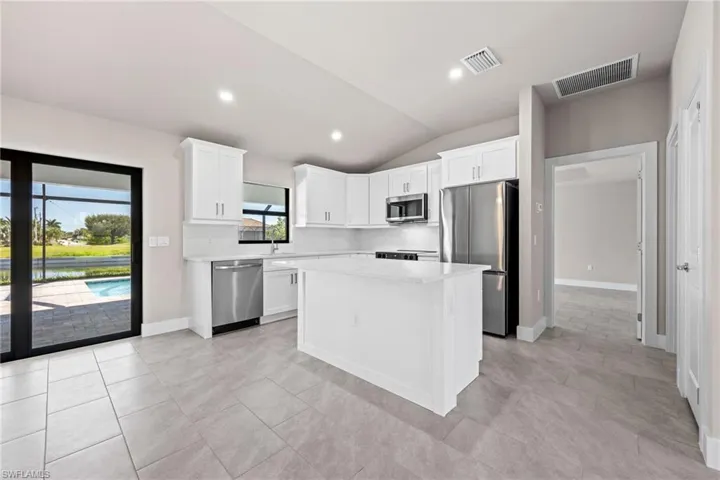1807 Ne 2nd St, Cape Coral, Florida 33909