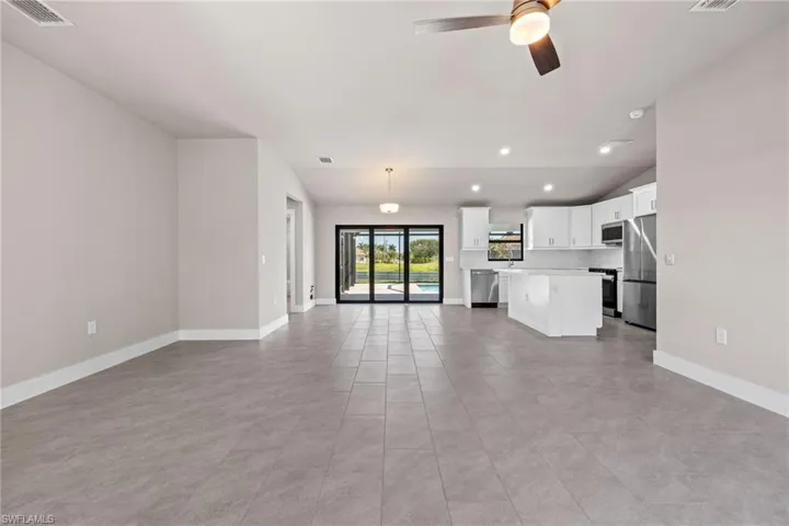 1807 Ne 2nd St, Cape Coral, Florida 33909