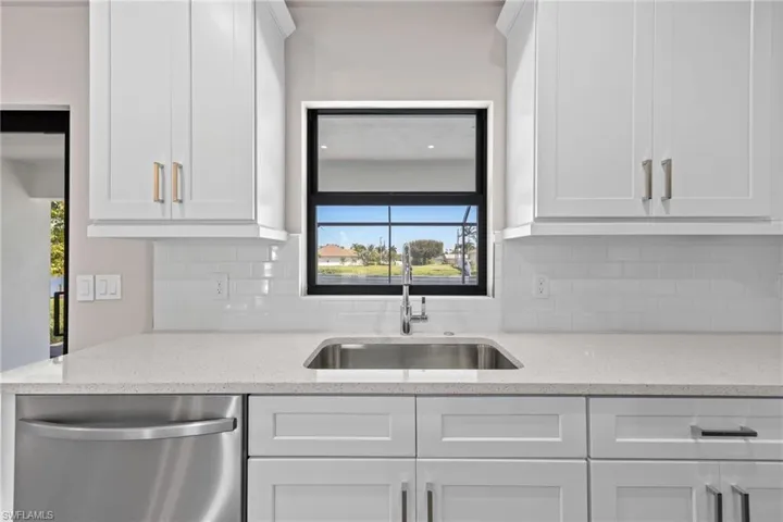 1807 Ne 2nd St, Cape Coral, Florida 33909