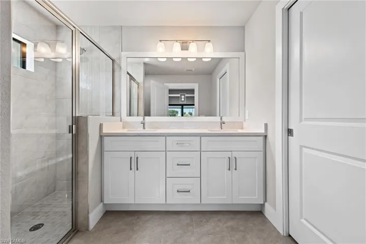 1807 Ne 2nd St, Cape Coral, Florida 33909
