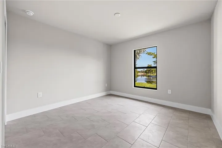 1807 Ne 2nd St, Cape Coral, Florida 33909