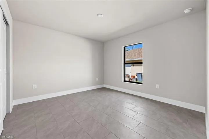 1807 Ne 2nd St, Cape Coral, Florida 33909