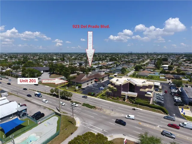 923 Del Prado Blvd. S.