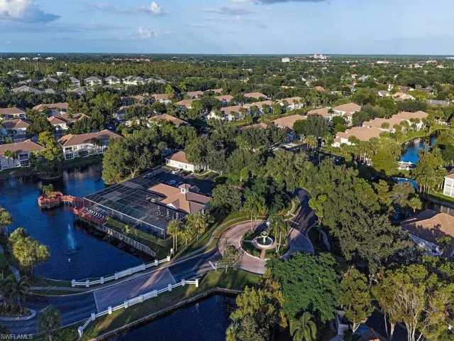 6922 Satinleaf Rd N 202, Naples, Florida 34109