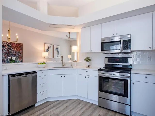 6922 Satinleaf Rd N 202, Naples, Florida 34109