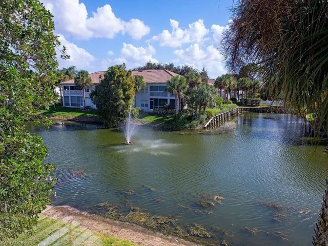 6922 Satinleaf Rd N 202, Naples, Florida 34109