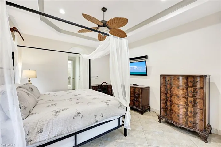 7655 Martino Cir, Naples, Florida 34112
