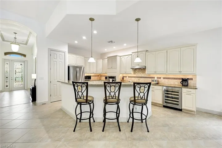 7655 Martino Cir, Naples, Florida 34112