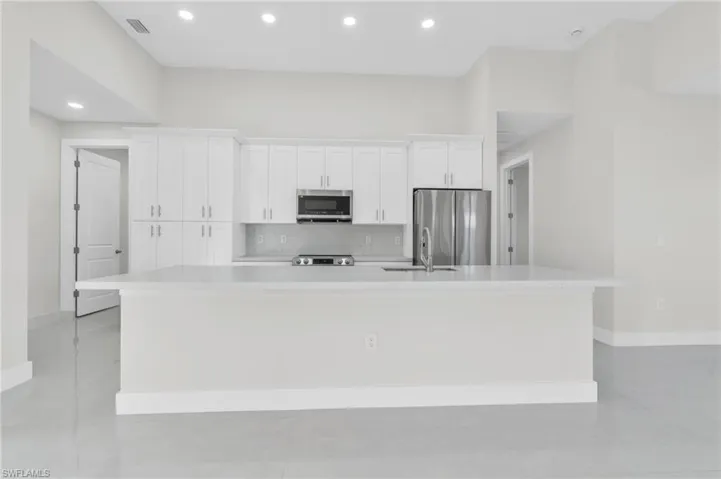 479 NE 4th AVE, CAPE CORAL FL 33909