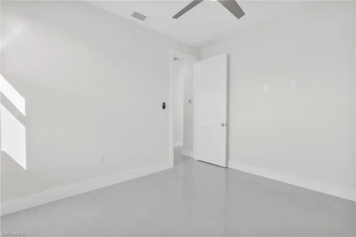 479 NE 4th AVE, CAPE CORAL FL 33909