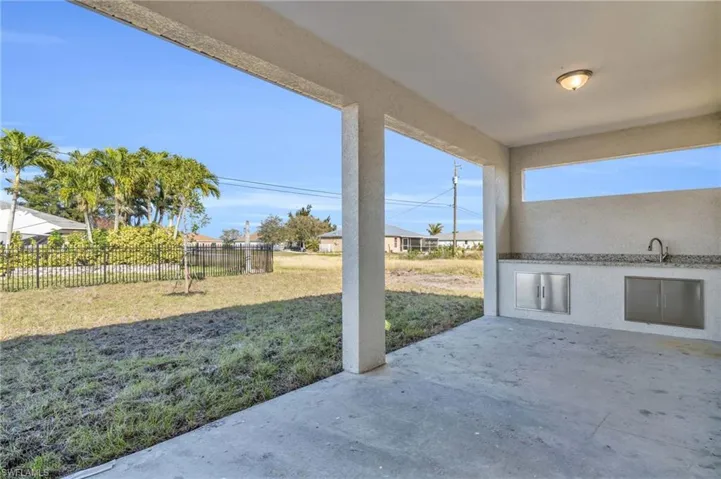 479 NE 4th AVE, CAPE CORAL FL 33909