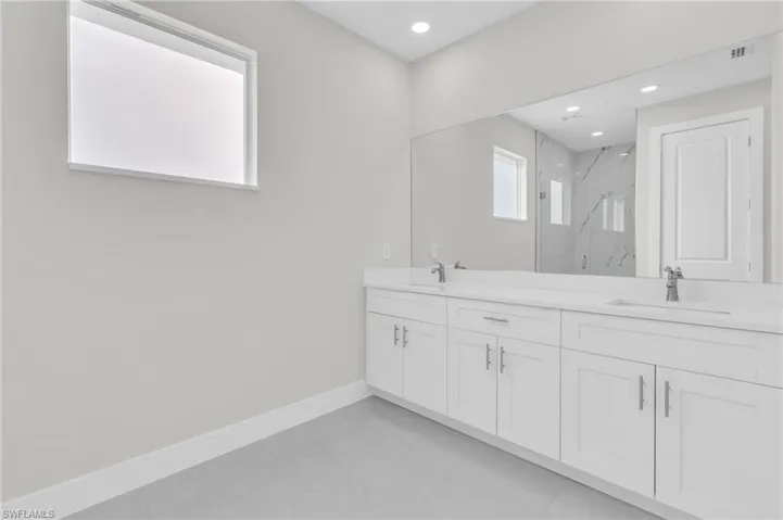 479 NE 4th AVE, CAPE CORAL FL 33909