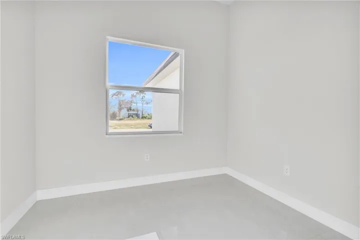 479 NE 4th AVE, CAPE CORAL FL 33909