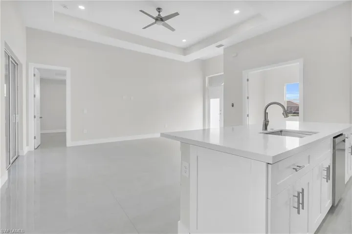 479 NE 4th AVE, CAPE CORAL FL 33909