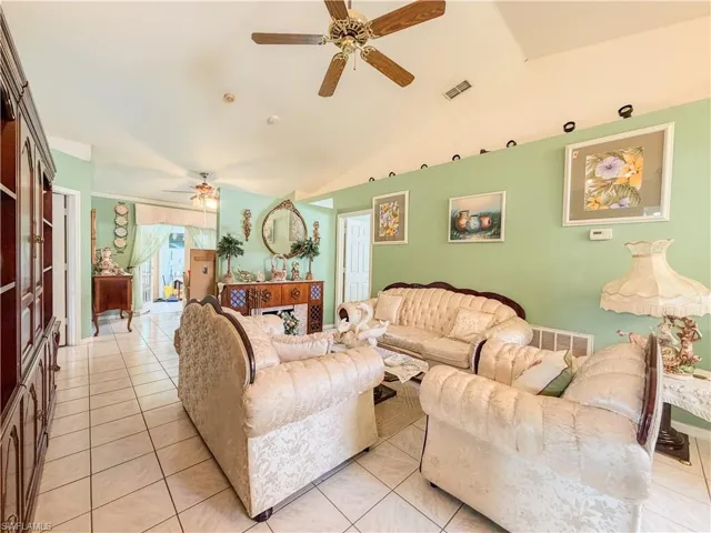 4000 Outer Dr, Naples, Florida 34112
