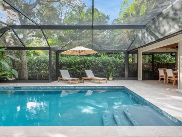 Pool - chase lounge