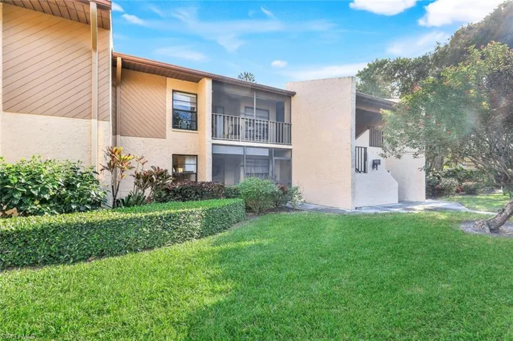 940  Palm View  DR, Naples, FL 34110
