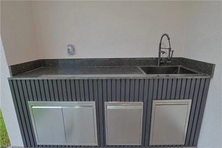 1408 Dixie Ave, Lehigh Acres, Florida 33972