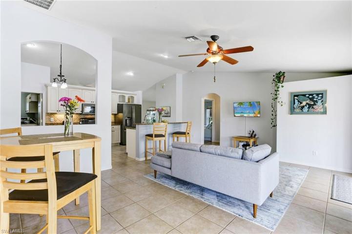 1939 SE 17th PL, CAPE CORAL FL 33990