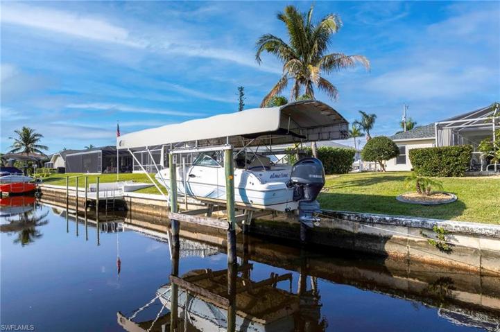 1939 SE 17th PL, CAPE CORAL FL 33990