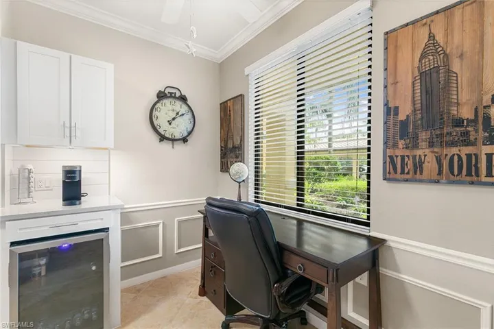 9735 Acqua Ct 615, Naples, Florida 34113