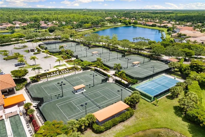9735 Acqua Ct 615, Naples, Florida 34113