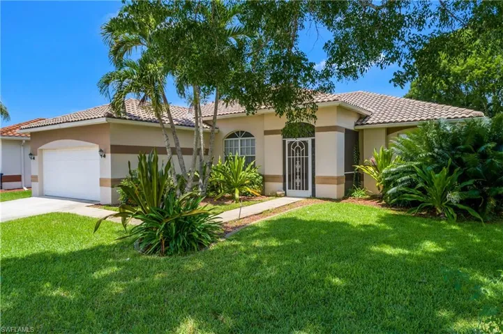 11082 Lakeland Cir, Fort Myers, Florida 33913