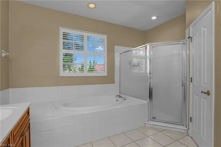 11082 Lakeland Cir, Fort Myers, Florida 33913