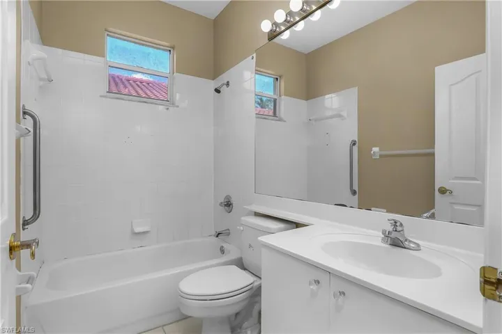 11082 Lakeland Cir, Fort Myers, Florida 33913