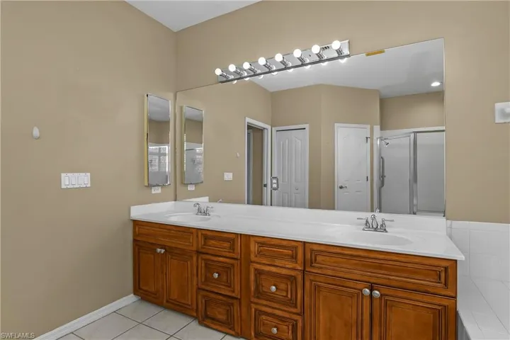 11082 Lakeland Cir, Fort Myers, Florida 33913