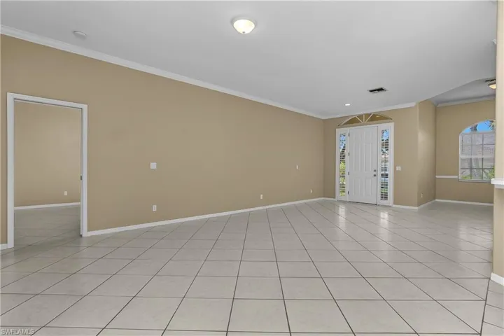 11082 Lakeland Cir, Fort Myers, Florida 33913