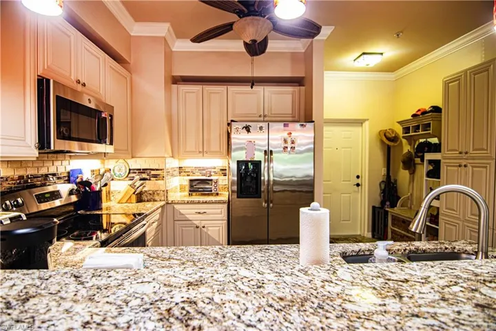 1076  Winding Pines  CIR, Cape Coral, FL 33909