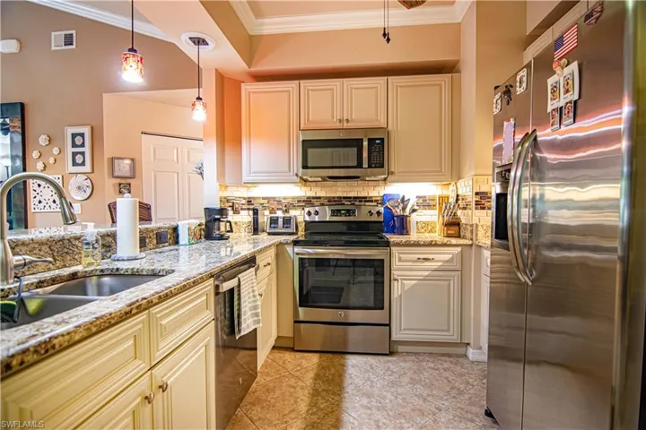1076  Winding Pines  CIR, Cape Coral, FL 33909