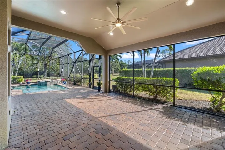 6602  Caldecott  DR, Naples, FL 34113
