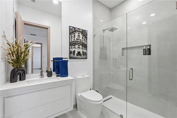18 Ne 6th St, Cape Coral, Florida 33909