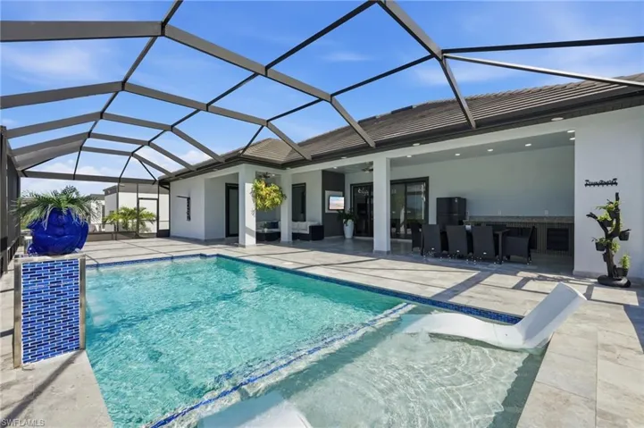 18 Ne 6th St, Cape Coral, Florida 33909