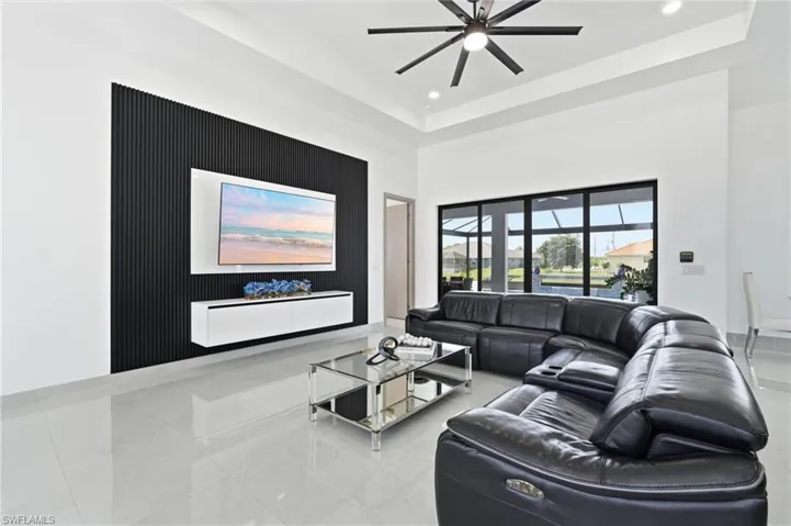 18 Ne 6th St, Cape Coral, Florida 33909