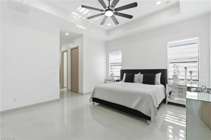 18 Ne 6th St, Cape Coral, Florida 33909