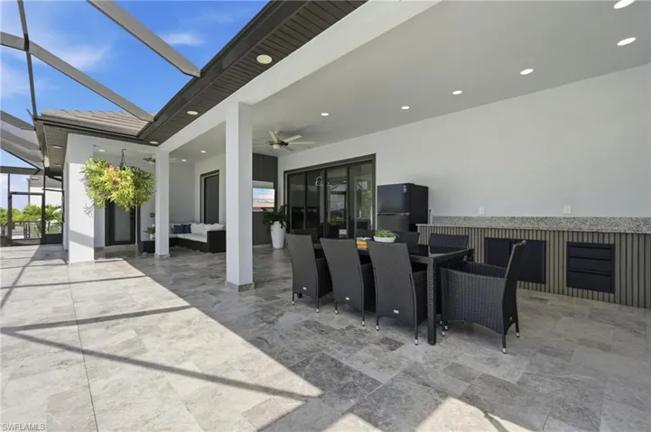 18 Ne 6th St, Cape Coral, Florida 33909
