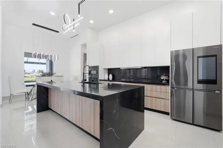 18 Ne 6th St, Cape Coral, Florida 33909