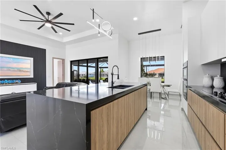 18 Ne 6th St, Cape Coral, Florida 33909