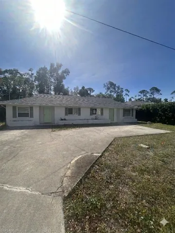 19184/19188  Miami  BLVD, Fort Myers, FL 33967