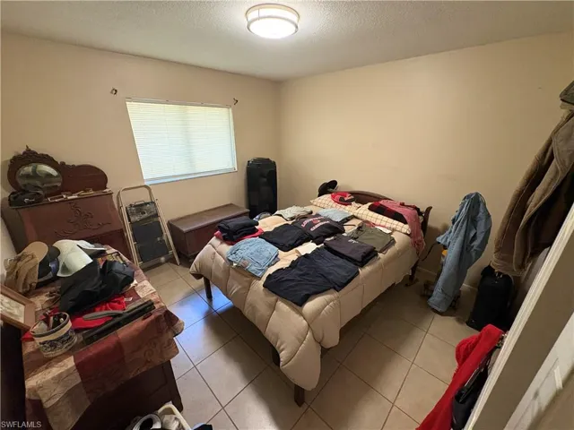 19184/19188  Miami  BLVD, Fort Myers, FL 33967
