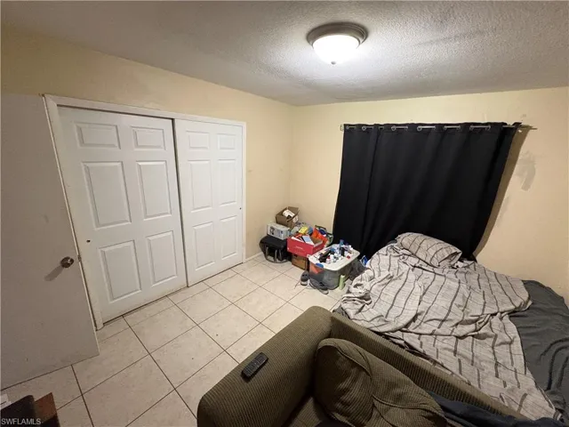19184/19188  Miami  BLVD, Fort Myers, FL 33967