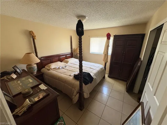 19184/19188  Miami  BLVD, Fort Myers, FL 33967