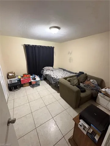 19184/19188  Miami  BLVD, Fort Myers, FL 33967