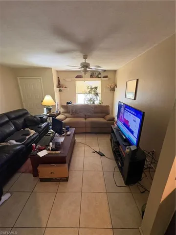 19184/19188  Miami  BLVD, Fort Myers, FL 33967