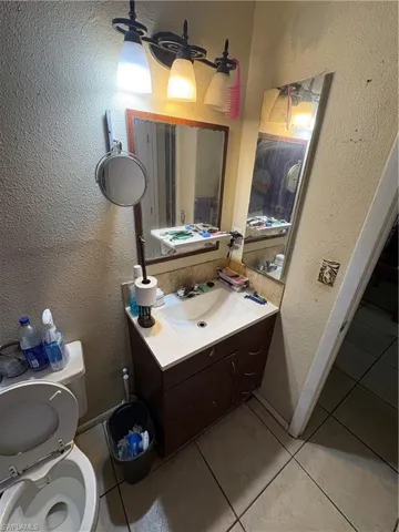 19184/19188  Miami  BLVD, Fort Myers, FL 33967